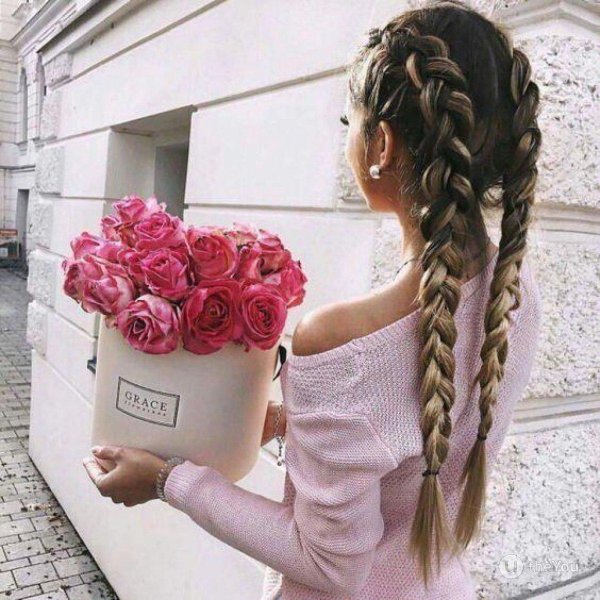 розовые косички