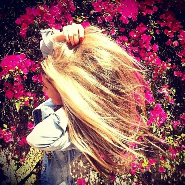 блондинка без лица