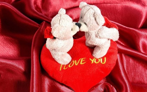 влюбленные мишки