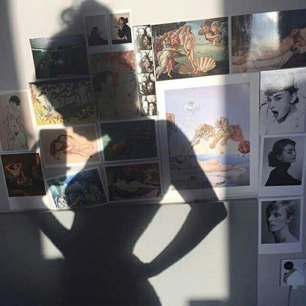 коллаж на стене