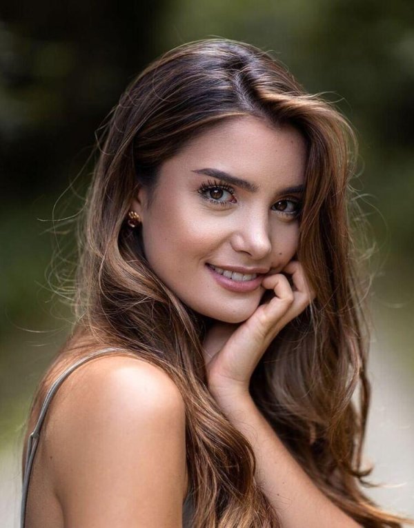 красива девушка