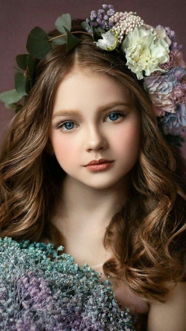 днвичка красивая