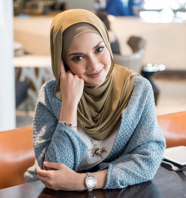 neelofa noor