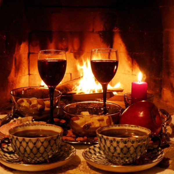камин и вино