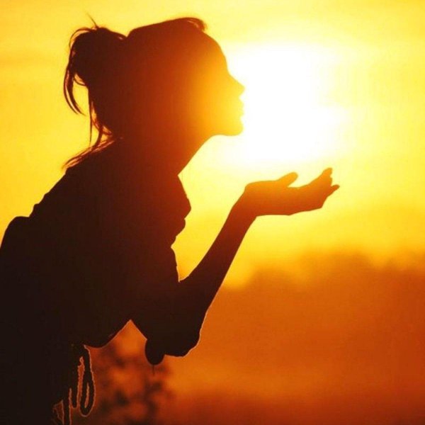 солнечная девушка