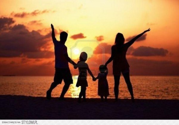 силуэт семьи из 5 человек