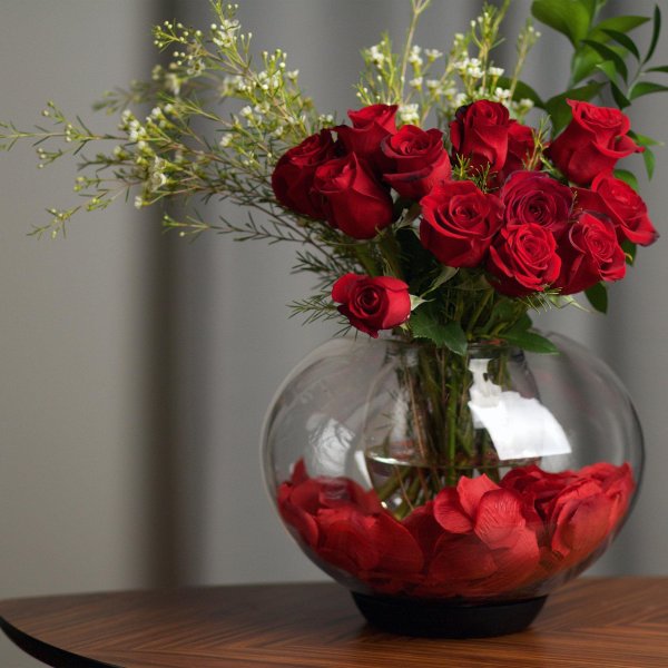 ваза с розами