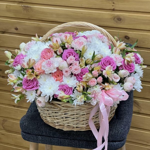 цветы в корзинах