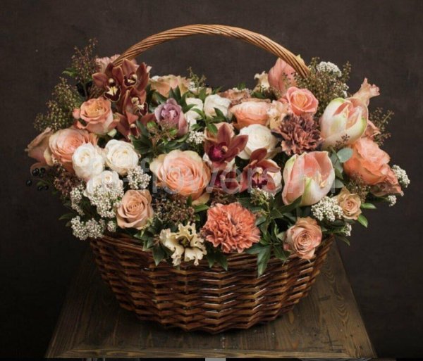 букет в корзинке