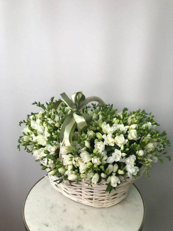 корзинка эустом