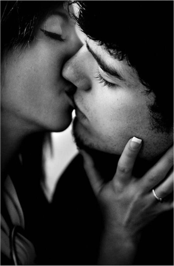 первой поцелуй