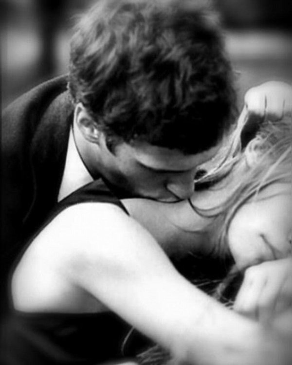 нежное объятие