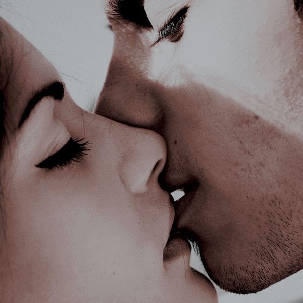 первой поцелуй