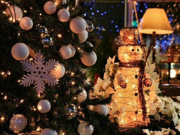 снеговик красивый