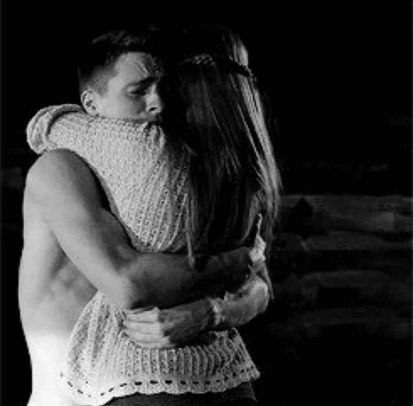 нежное объятие