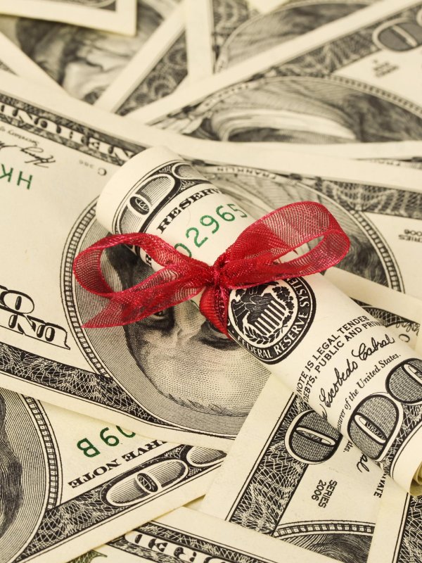 доллары в подарок