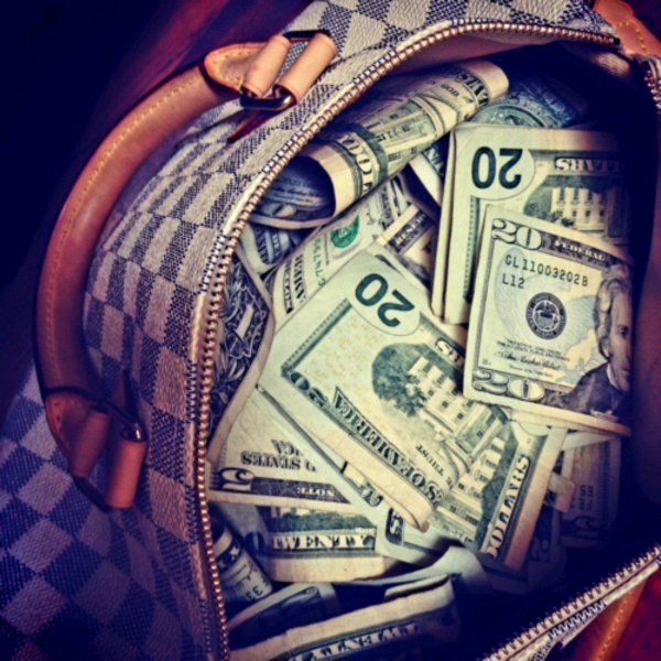 сумка с деньгами