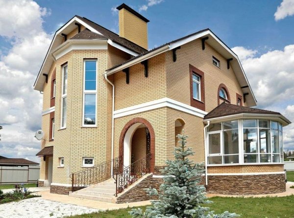 коттедж из кирпича