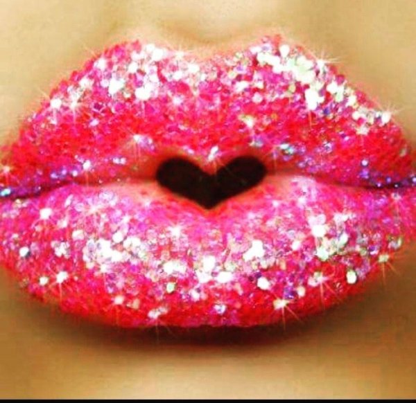 губы розовые