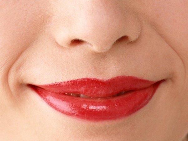 улыбка губами