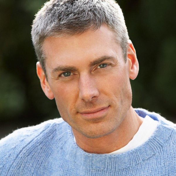 мужчины в возрасте