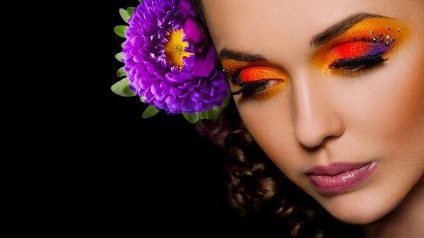 яркие макияж
