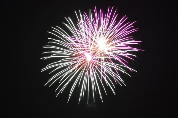 праздничный фейерверк