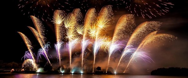 красивые салюты