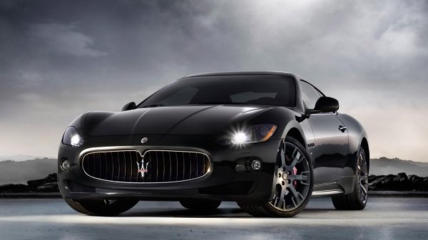 автомобиль maserati