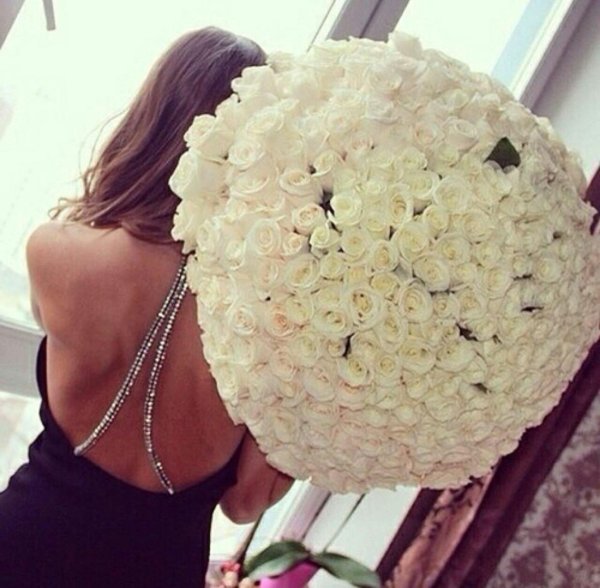 девушка с букетом