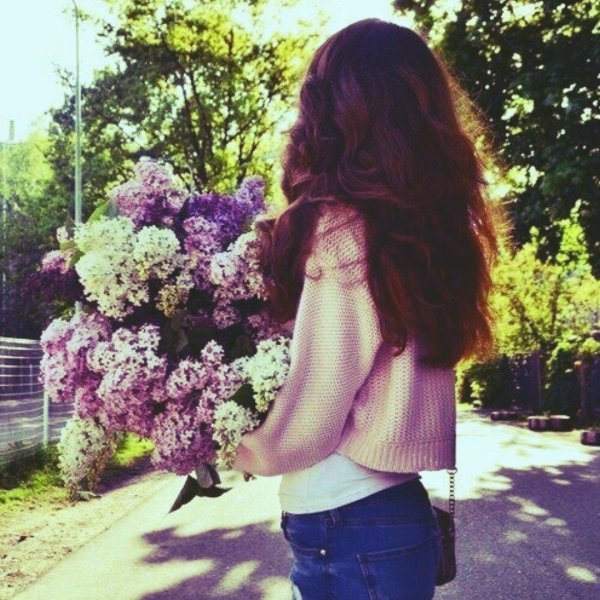 девушка с сиренью