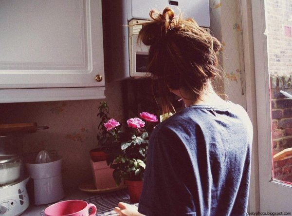 девушка с пучком