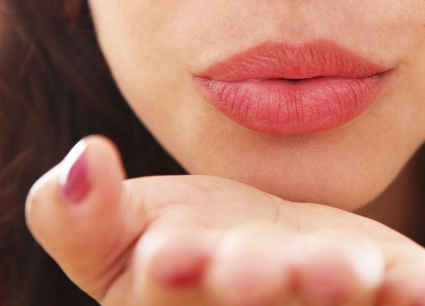 губы девушек