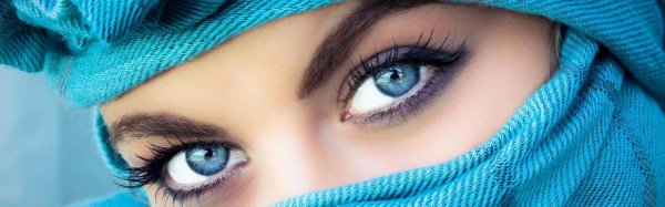 голубые глаза женские