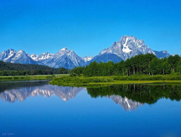 горы с озером