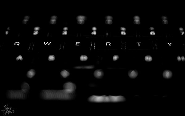 обои на клавиатуру для телефона черные