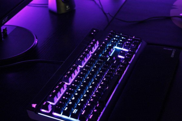 corsair strafe rgb silent