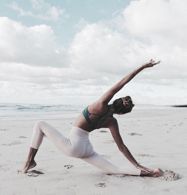 эффектные позы йоги для фотосессии