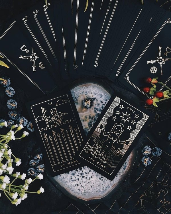 luna somnia tarot deck
