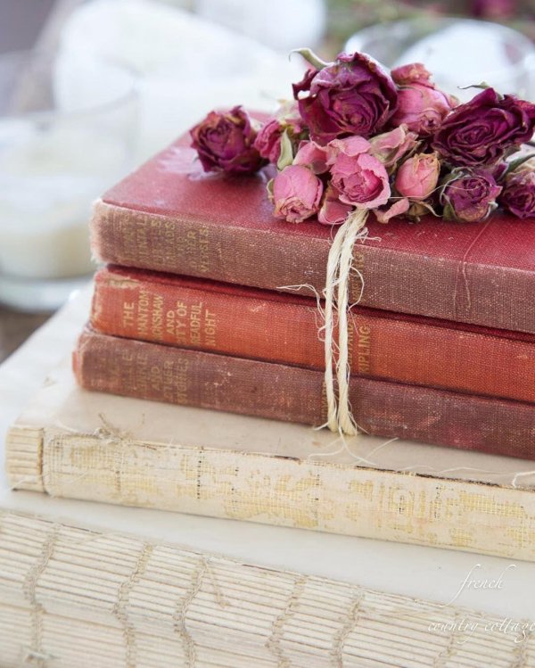 книги стопка