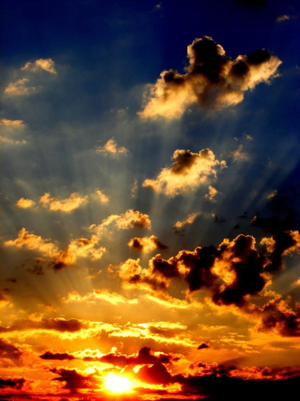 солнце облака