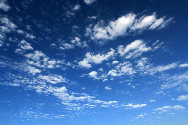 голубое небо