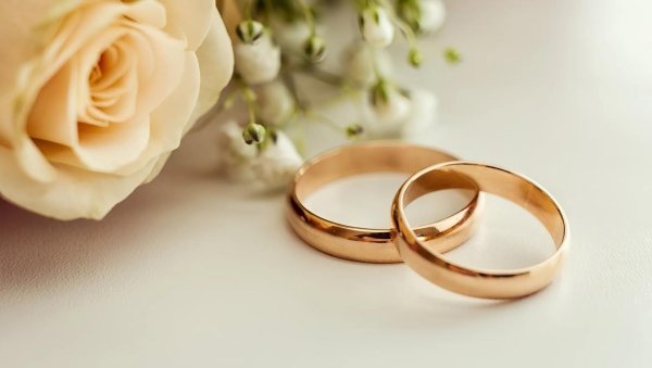 со свадьбой