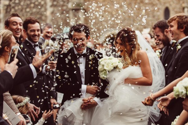 со свадьбой