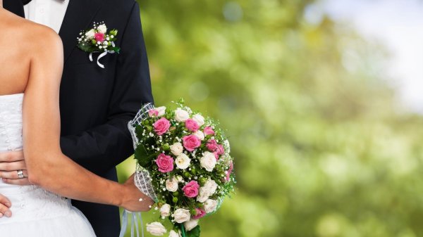 со свадьбой