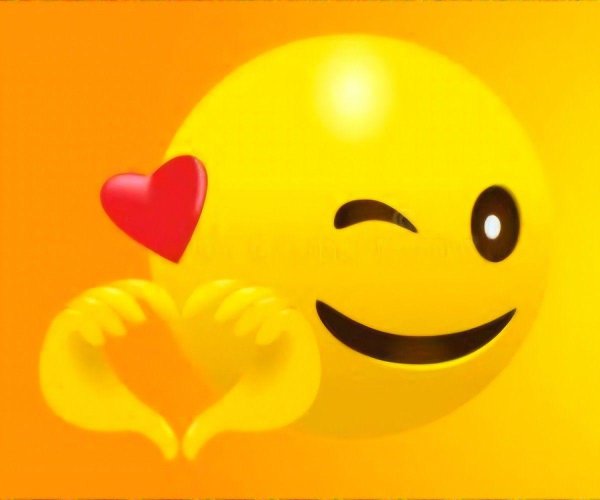 эмоджи влюбленный