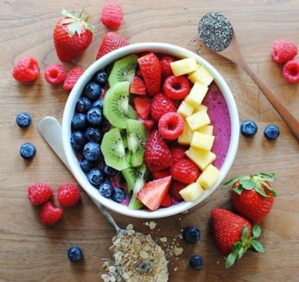 фруктово ягодная тарелка