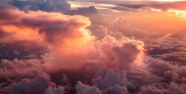 закат над облаками