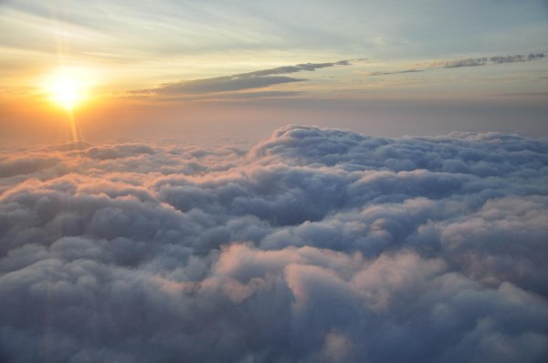 над облаками