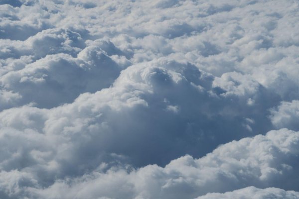 над облаками